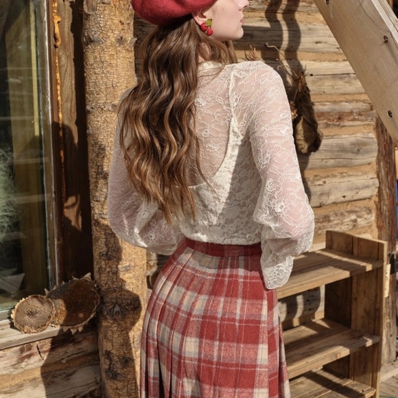 Lacemade Snowmelt Melody Underlay blouse - Picture 3 of 3